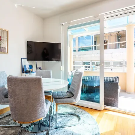 Apartment Bacvice - 2 Bedroom , Terrace,3 Air Conditioners, Parking,elevator 3 Minutes To The *