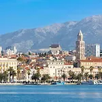 Bacvice - 2 Bedroom , Terrace,3 Air Conditioners, Parking,elevator 3 Minutes To The *