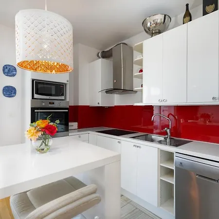 아파트 Bacvice - 2 Bedroom , Terrace,3 Air Conditioners, Parking,elevator 3 Minutes To The 스플리트