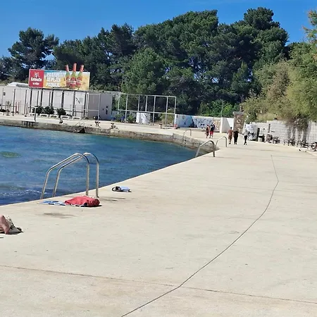 Apartman Bacvice - 2 Bedroom , Terrace,3 Air Conditioners, Parking,elevator 3 Minutes To The Split