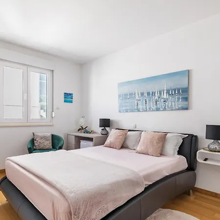 Bacvice - 2 Bedroom , Terrace,3 Air Conditioners, Parking,elevator 3 Minutes To The Appartamento Spalato