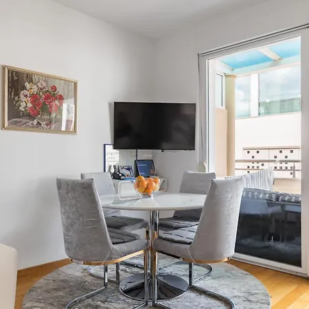 Bacvice - 2 Bedroom , Terrace,3 Air Conditioners, Parking,elevator 3 Minutes To The