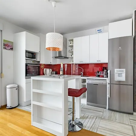 Lägenhet Bacvice - 2 Bedroom , Terrace,3 Air Conditioners, Parking,elevator 3 Minutes To The