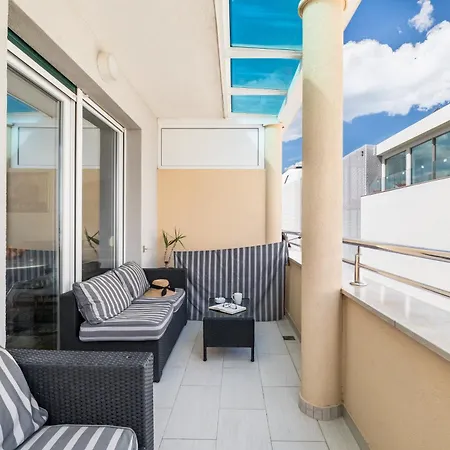 Lägenhet Bacvice - 2 Bedroom , Terrace,3 Air Conditioners, Parking,elevator 3 Minutes To The *